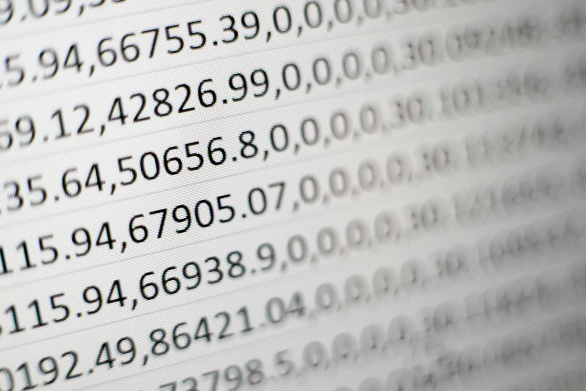 Fogli di stampa con colonne di numeri